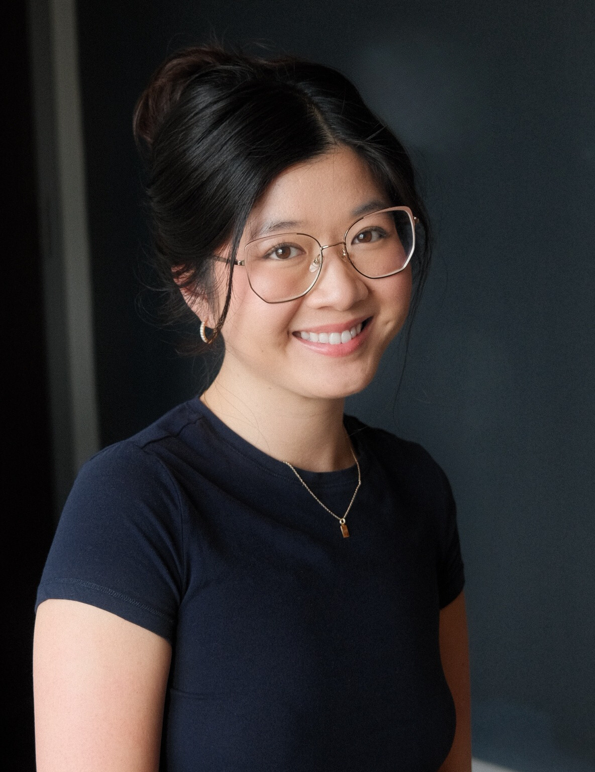 Headshot de Jacqueline Pham, assistante de communication